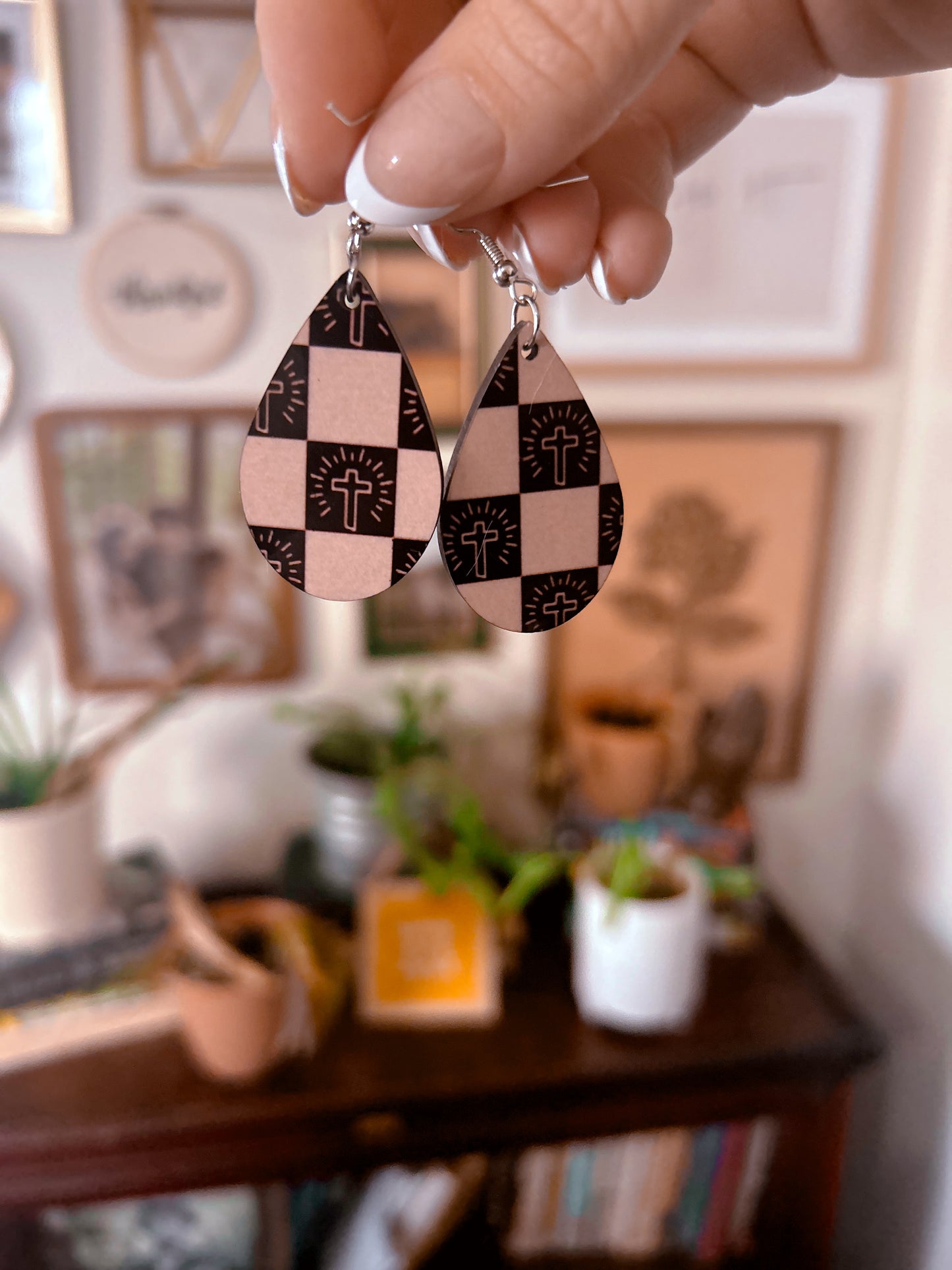 Just Vibin’ Checkered Earrings
